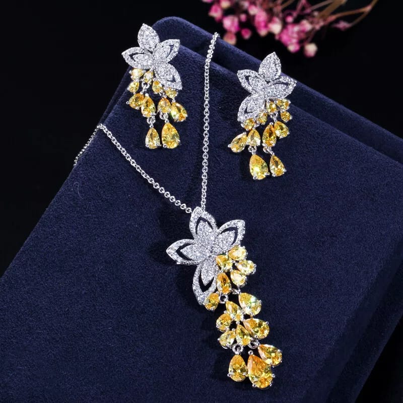Flower Petals Necklace